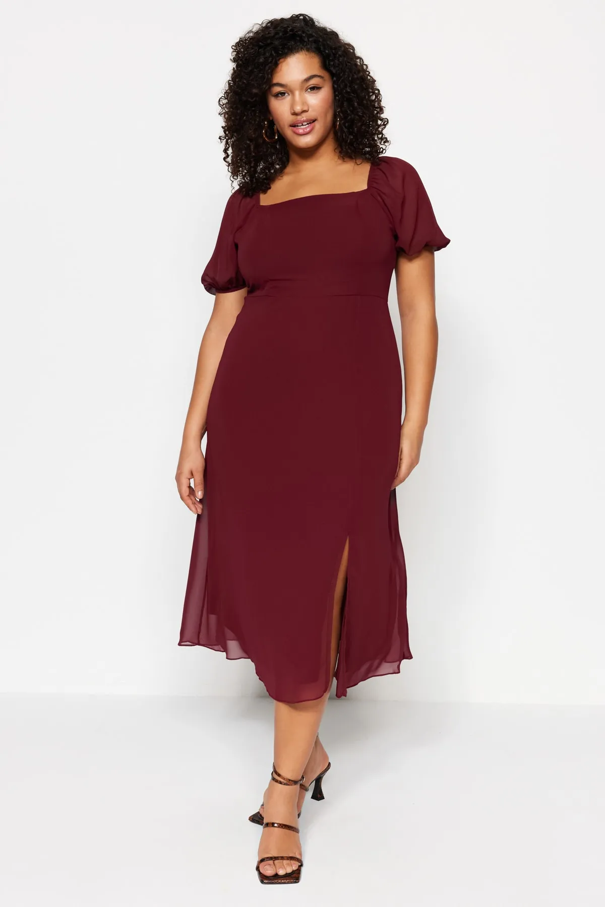 Trendyol Curve  Burgunderrotes gewebtes Kleid mit Schlitz TBBSS22AH0012
