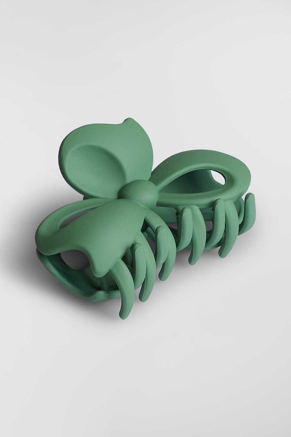 Camilla bow hair clip
