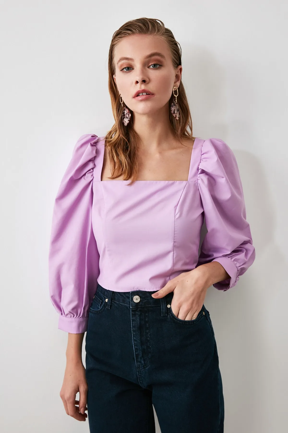 Trendyol Collection  Fliederfarbene, gewebte Bluse mit quadratischem Kragen und Ballonärmeln TWOAW21BZ0210