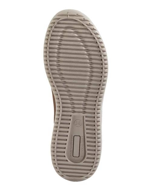 Schnürschuh mit atmungsaktiver Innenaustattung