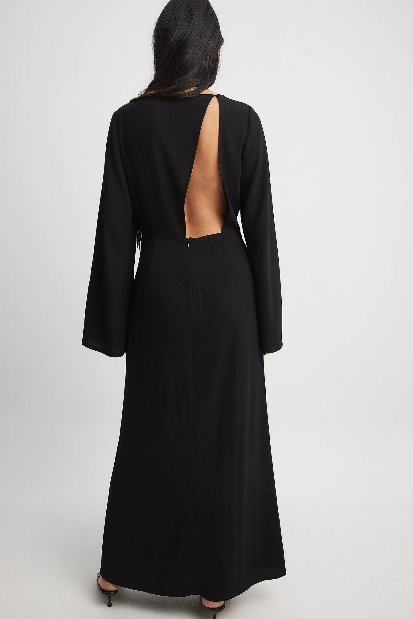 Maxikleid mit Fransen und offenem Rücken