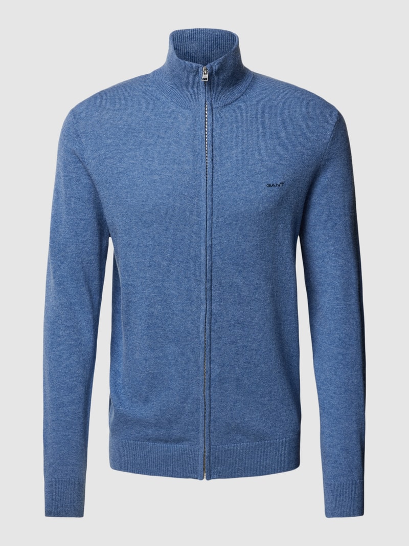 Strickjacke aus Lammwoll-Mix mit Stehkragen und Label-Stitching in hellblau meliert