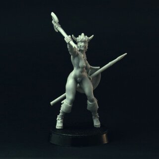 Female Barbarian, Amazon (28mm)