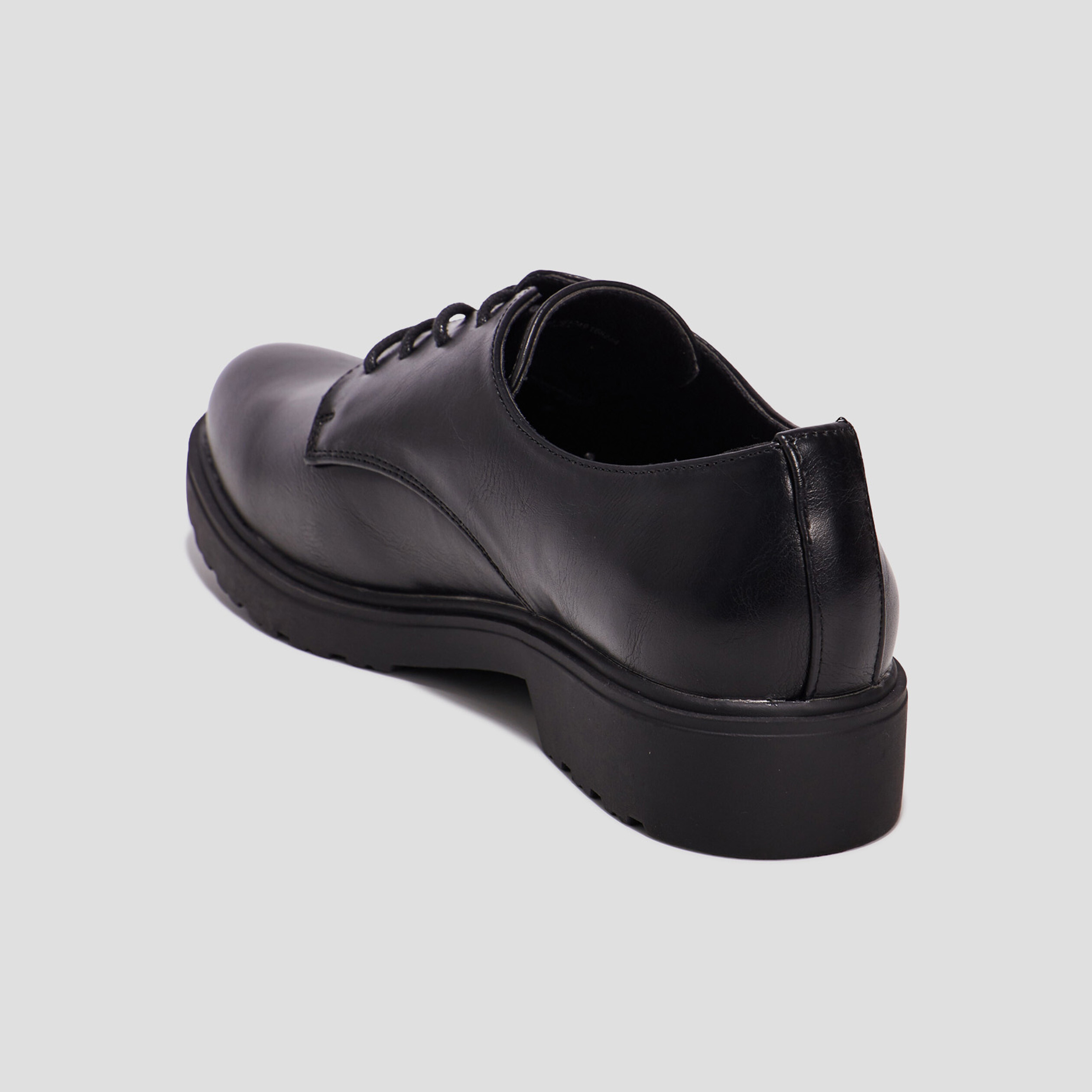 Derbies à lacets crantées Liberto noir femme | La Halle