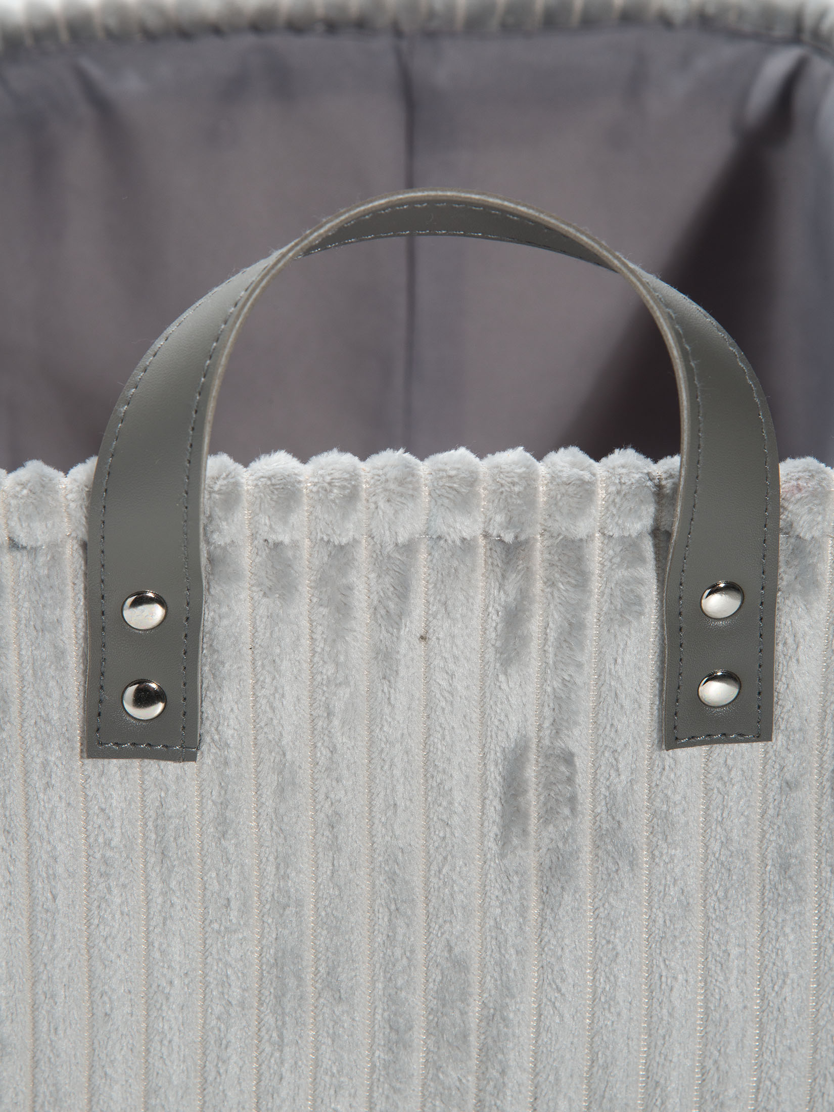 Cord Korb, Grey