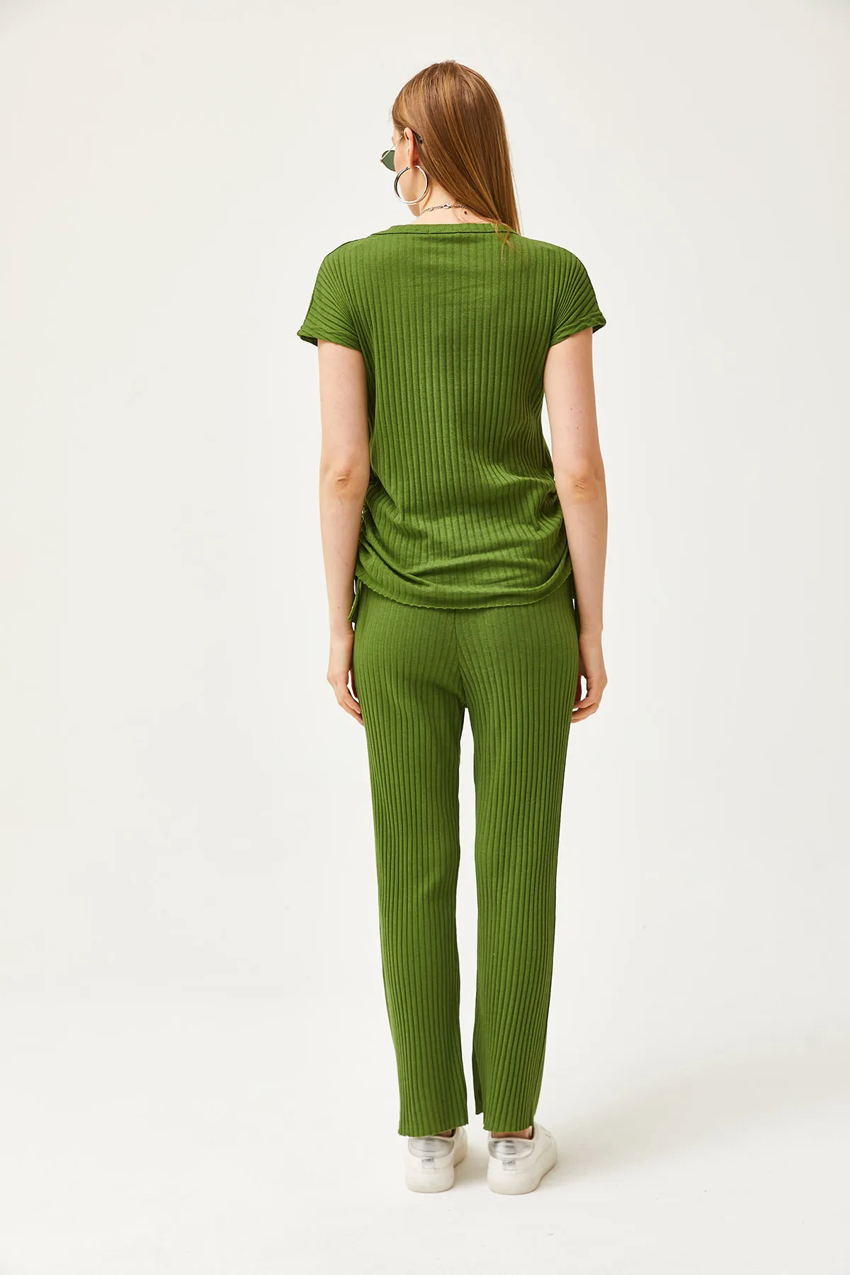 Olalook  Pistaziengrünes Damen-Set mit seitlich geraffter Bluse und Palazzo-Hose TKM-19000196
