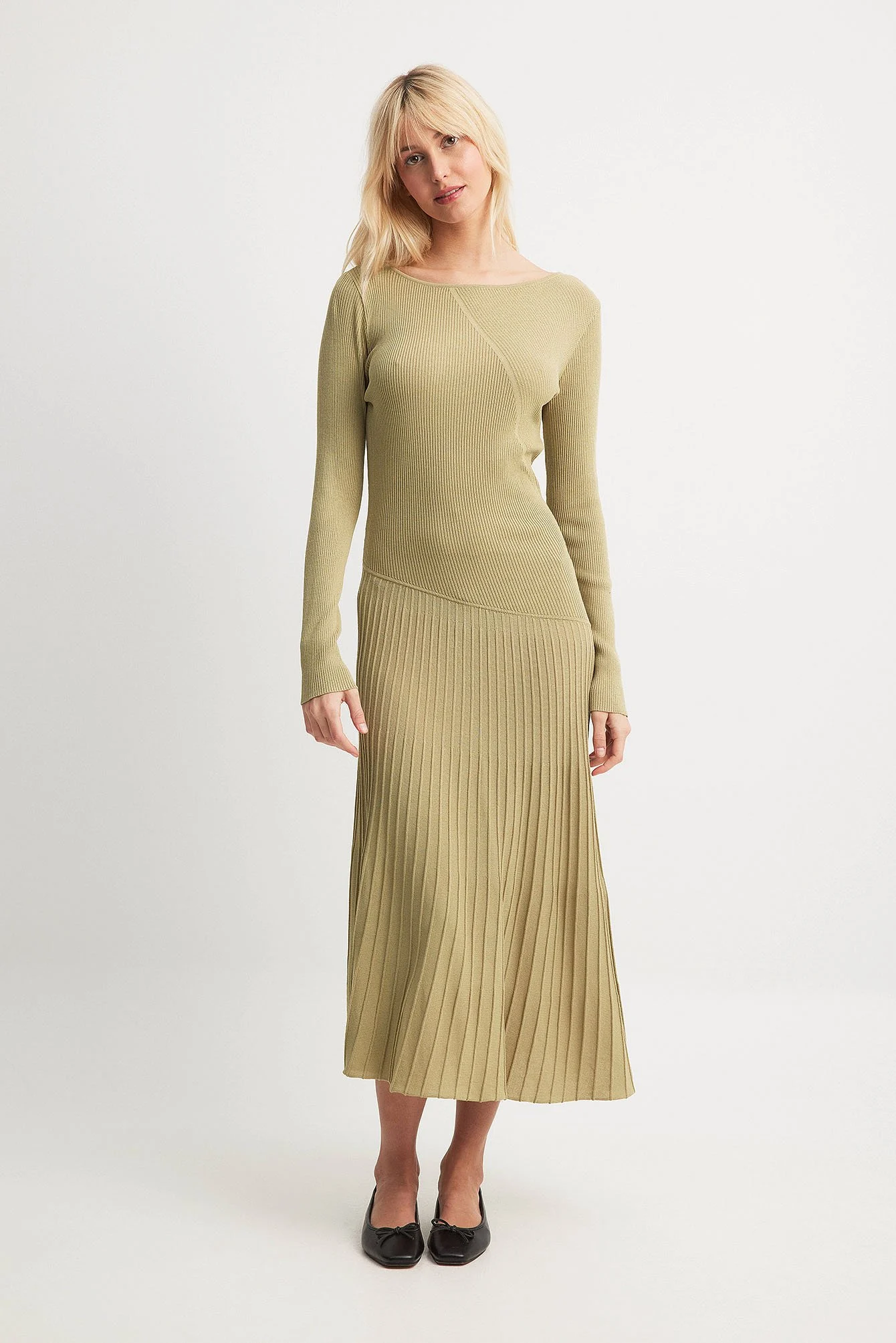 Fein gestricktes Midikleid