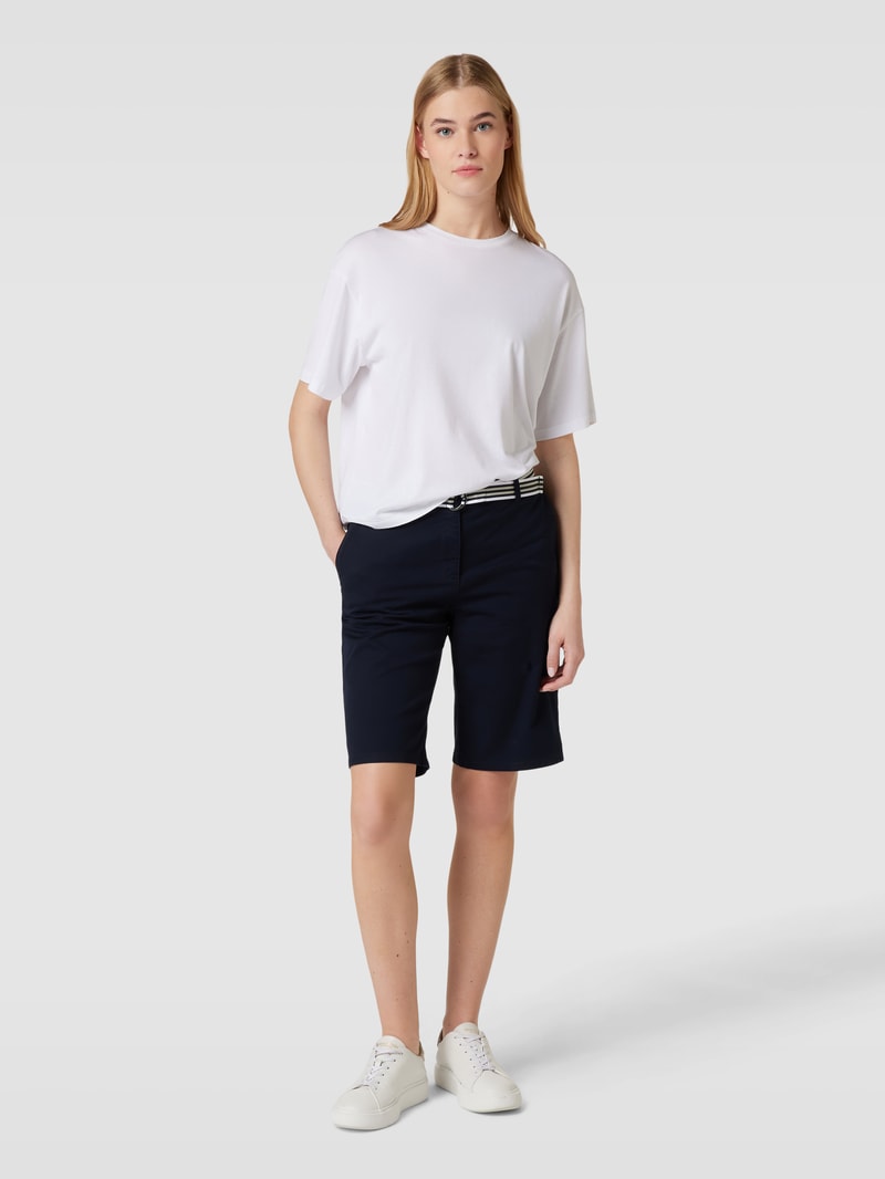 Chino-Shorts mit Leistentasche in dunkelblau