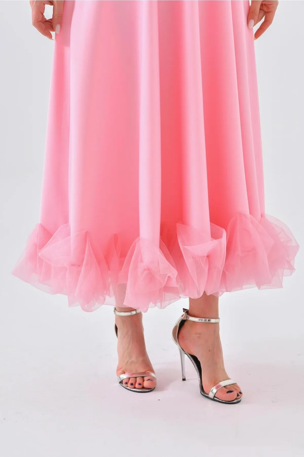 lovebox  Ausgestellter Rock aus Baumwollatlasgewebe mit dünnen Trägern und Tülldetail, mittellanges rosa Abendkleid 9326