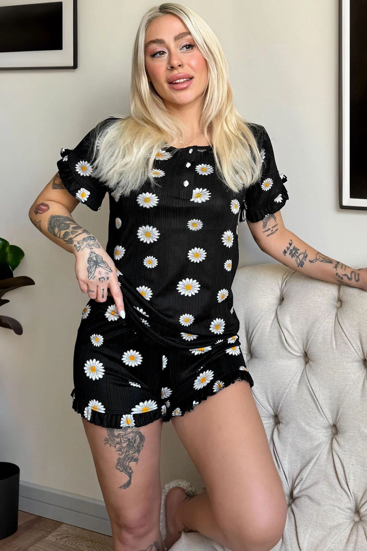 Pijamaevi  Gestricktes Kurzarm-Pyjama-Set mit Gänseblümchenmuster und Shorts