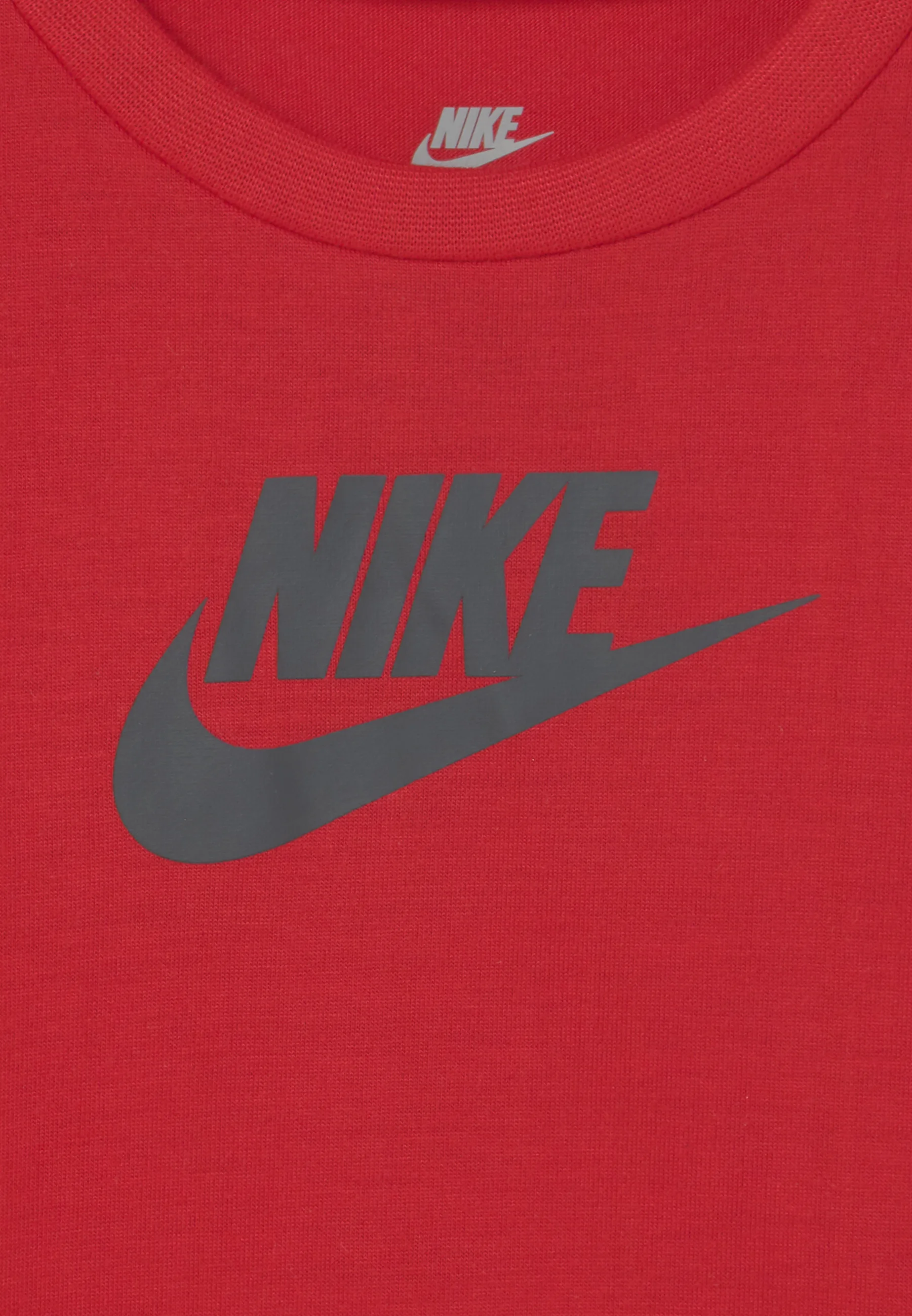 Nike Sportswear MANGA CORTA UNISEX - Camiseta con estampado