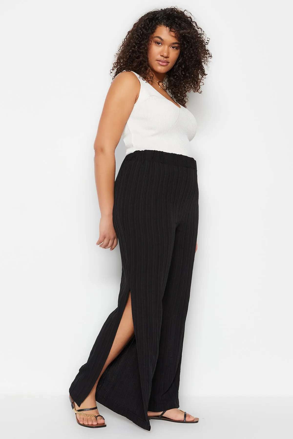 Trendyol Curve  Schwarze, gewickelte Webhose mit hoher Taille TBSSS23AR00012