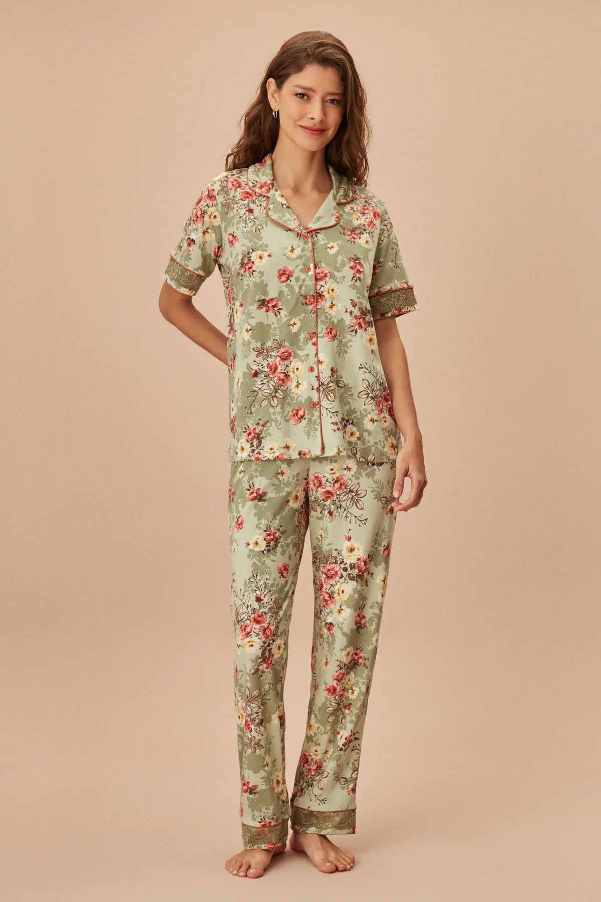 SUWEN  Grünes, maskulines Pyjama-Set mit Rosen