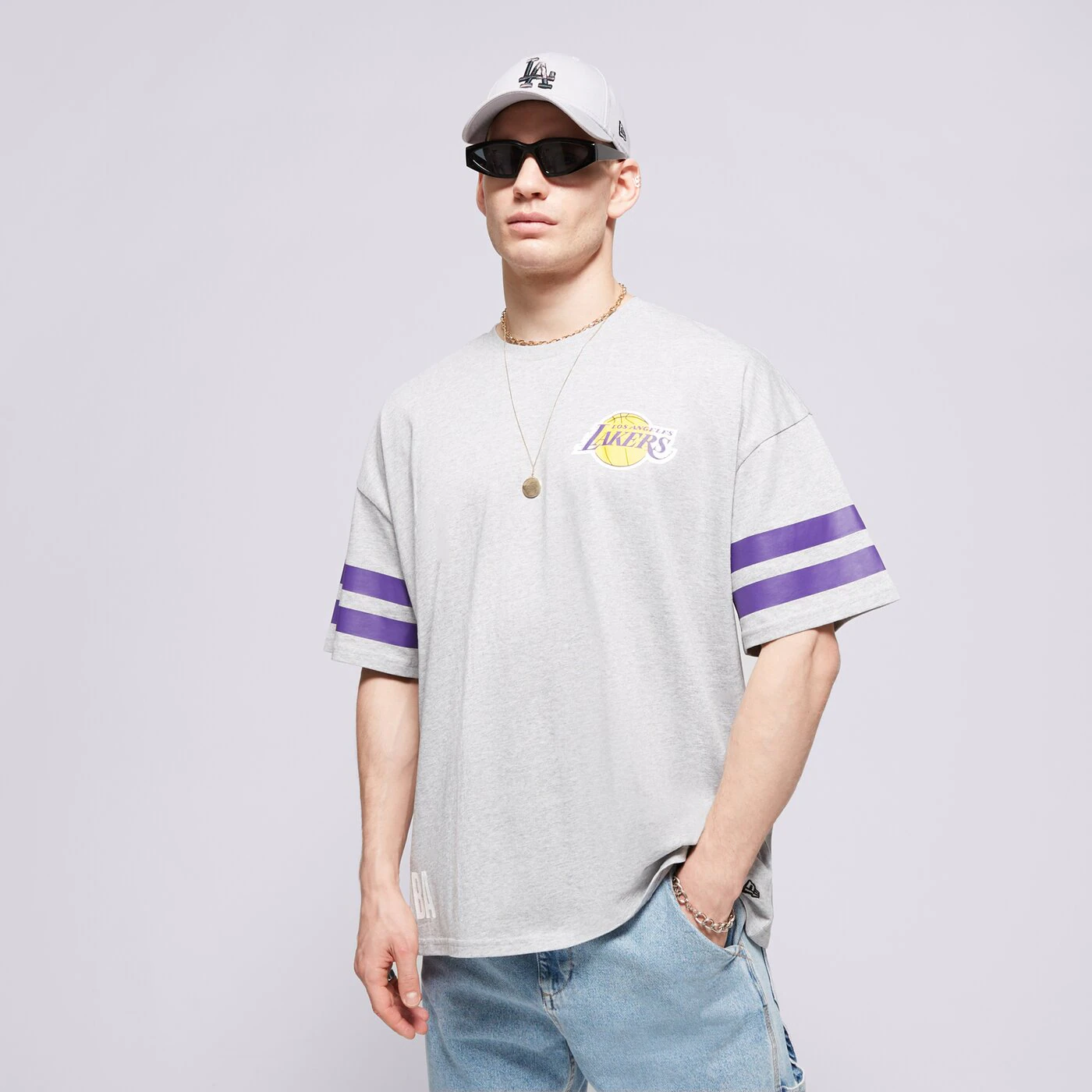 NEW ERA T-SHIRT NBA ARCH GRPHC OS LAKERS LOS ANGELES LAKERS Grau