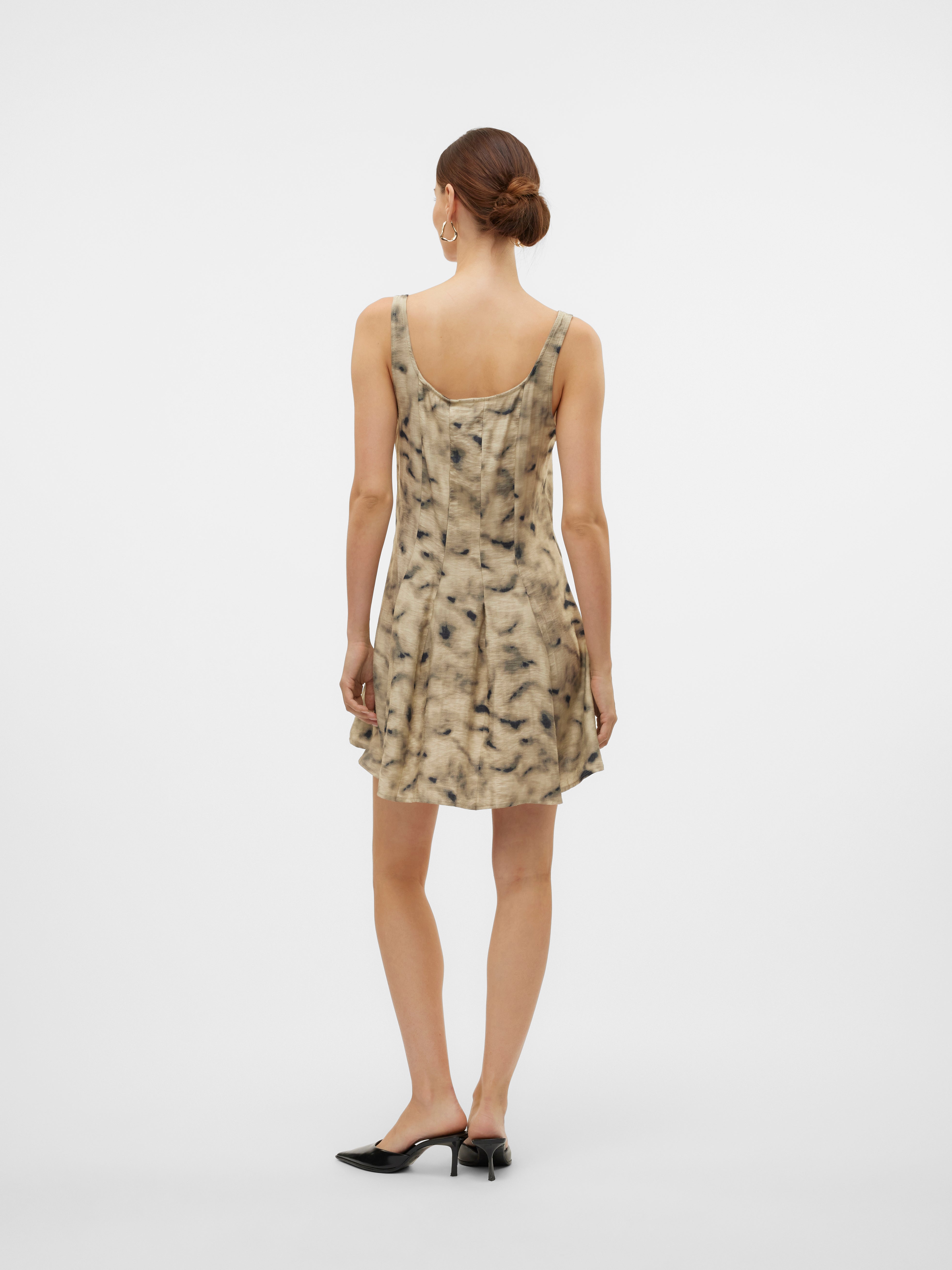 SNERLE Kurzes Kleid