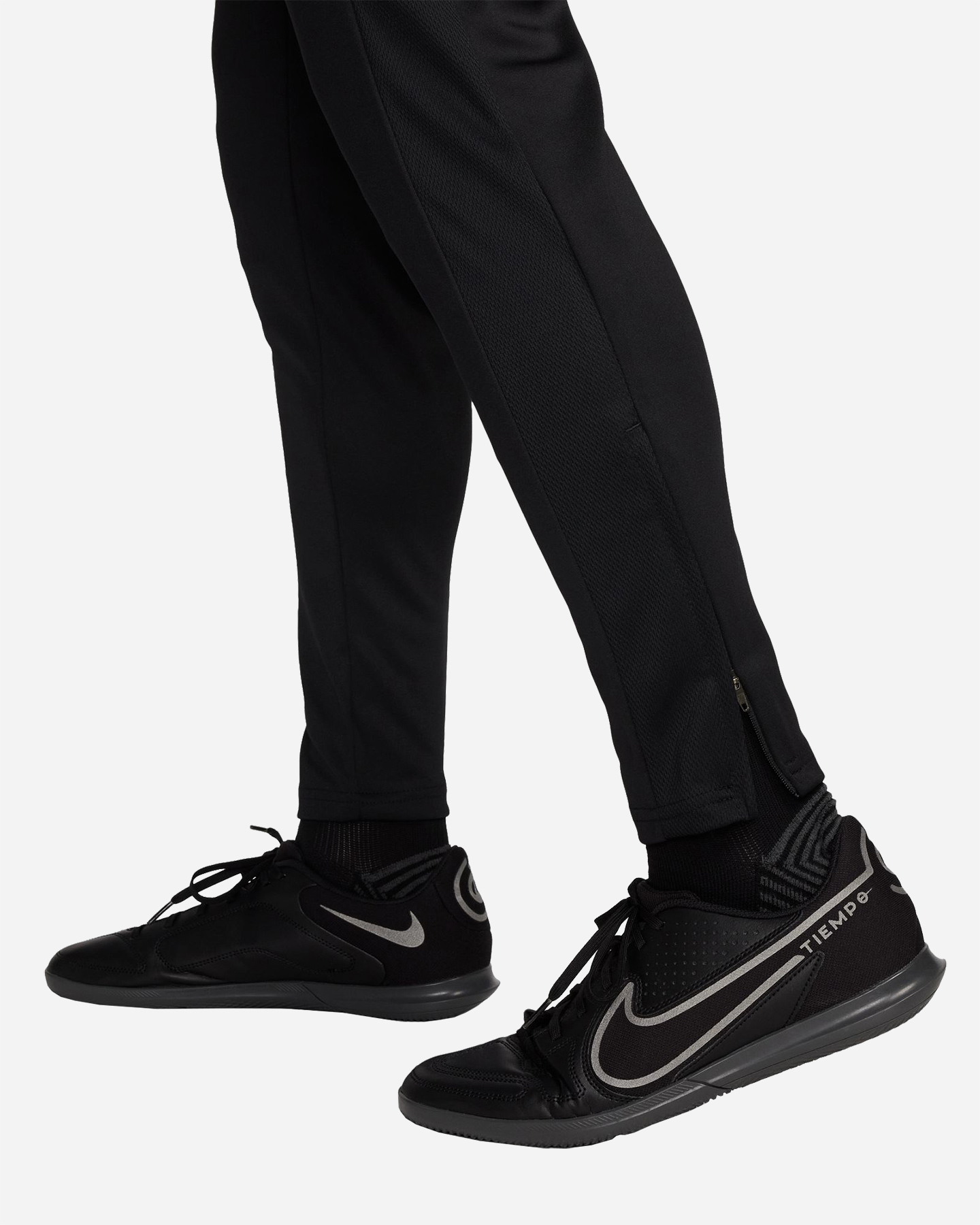 Futbalové šortky Nike Academy 23 Dri Fit M DV9740-015