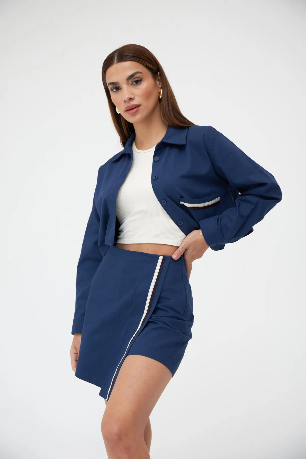Laluvia  Marineblaues Baumwoll-Hemd-Shorts-Rock-Set mit Streifen vorne und detailliertem Detail