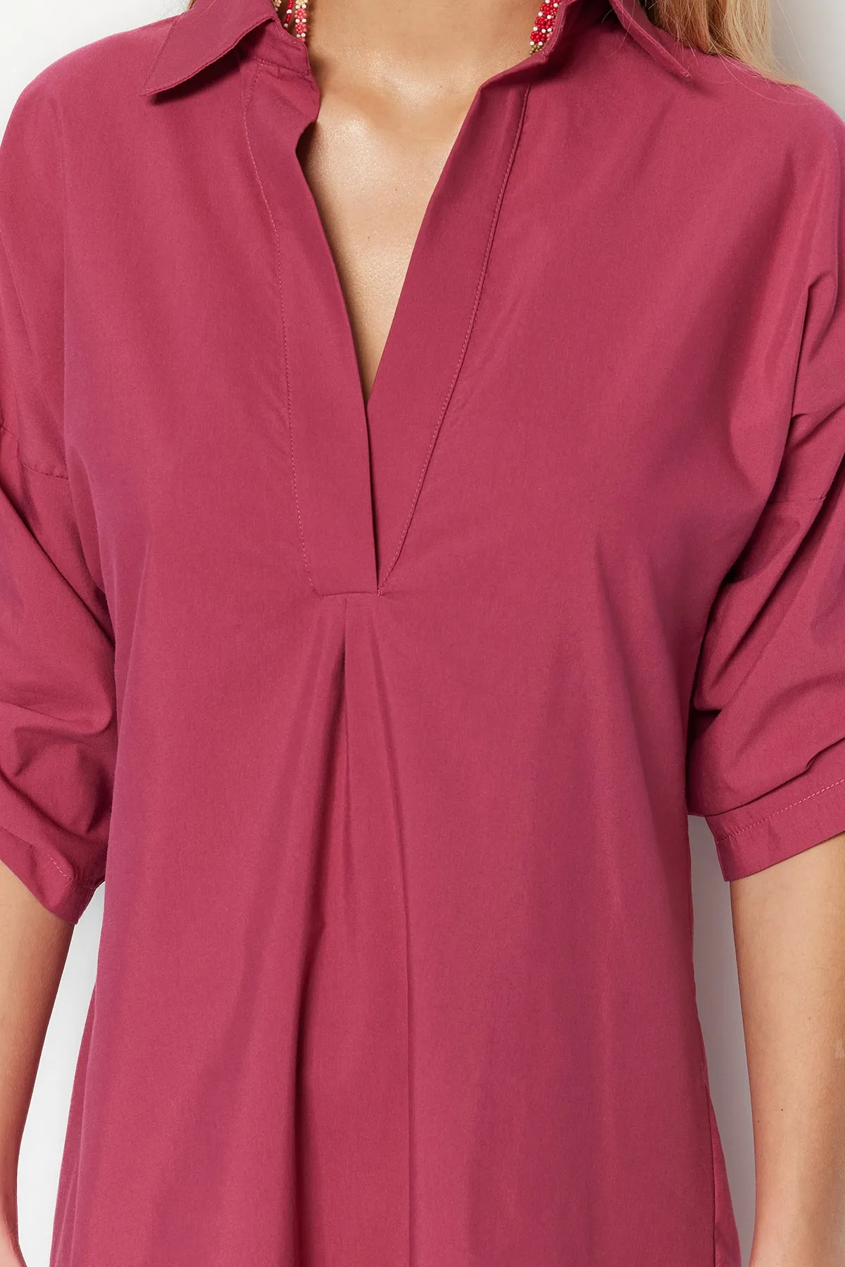 Trendyol Collection  Pflaumenfarbenes Midi-Strandkleid mit gewebtem Schlitz TBESS21EL3847