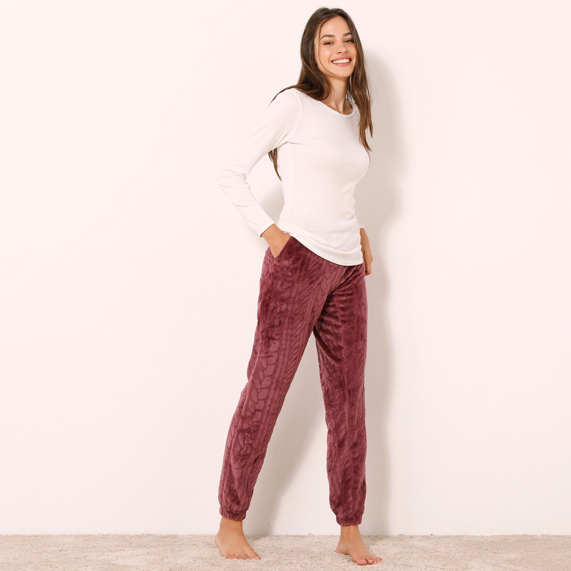 Pantalon maille polaire torsades texturée, toucher peluche