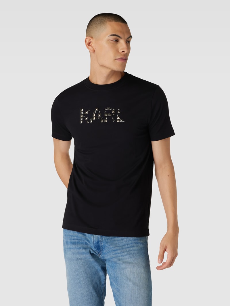 T-Shirt mit Ziersteinbesatz in schwarz
