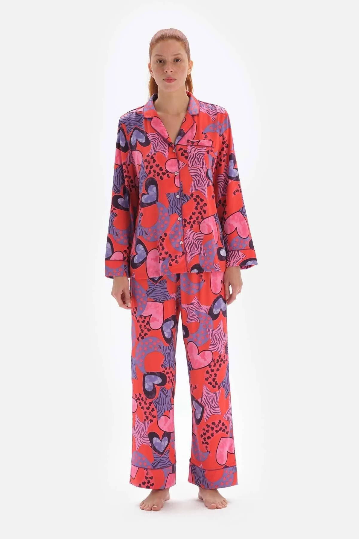 Dagi  Pyjamaoberteil aus Satin mit Hemdkragen und Granatapfelblütenmuster