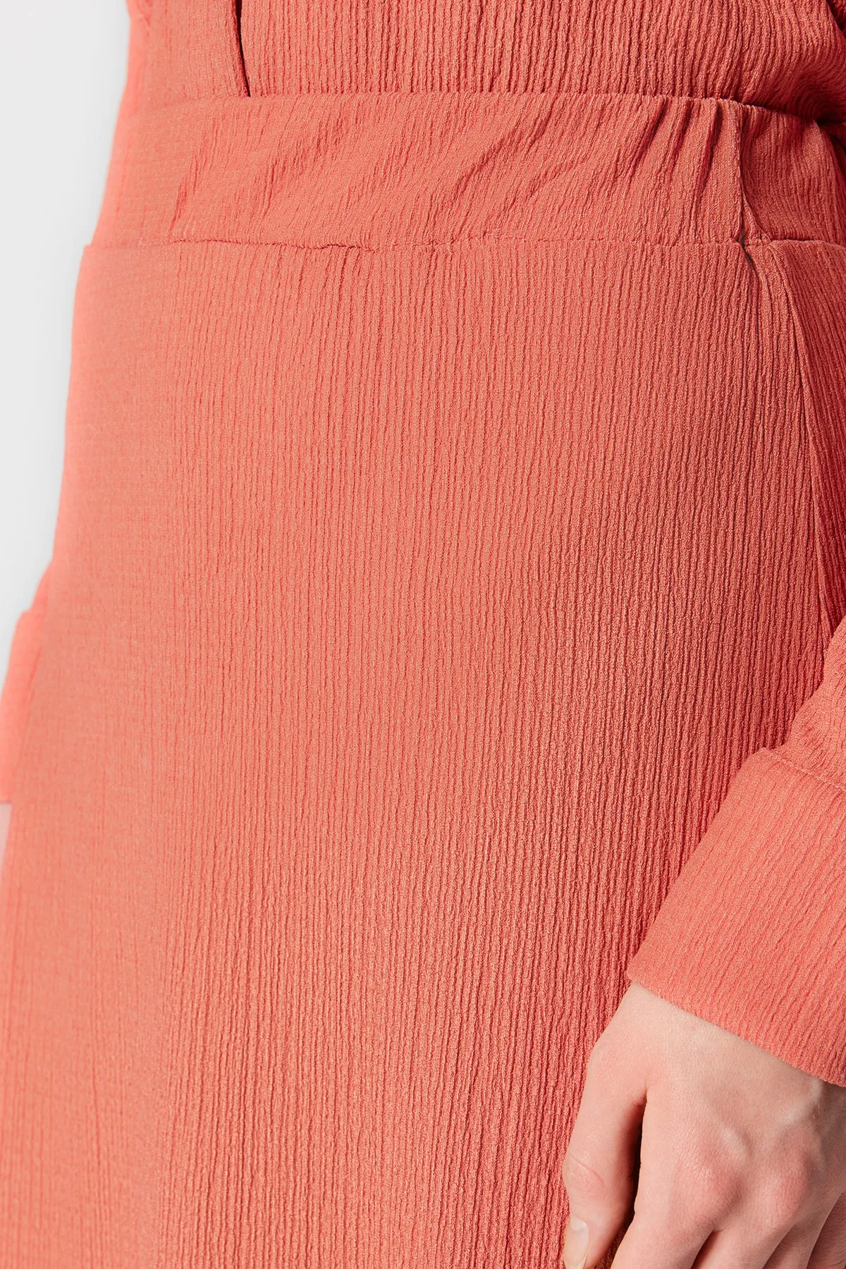 Trendyol Modest  Strickset aus Tunika und Rock in Zimt-Crinkle-Optik TCTSS23US00054