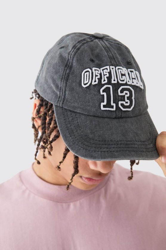 Kappe mit Official-Stickerei