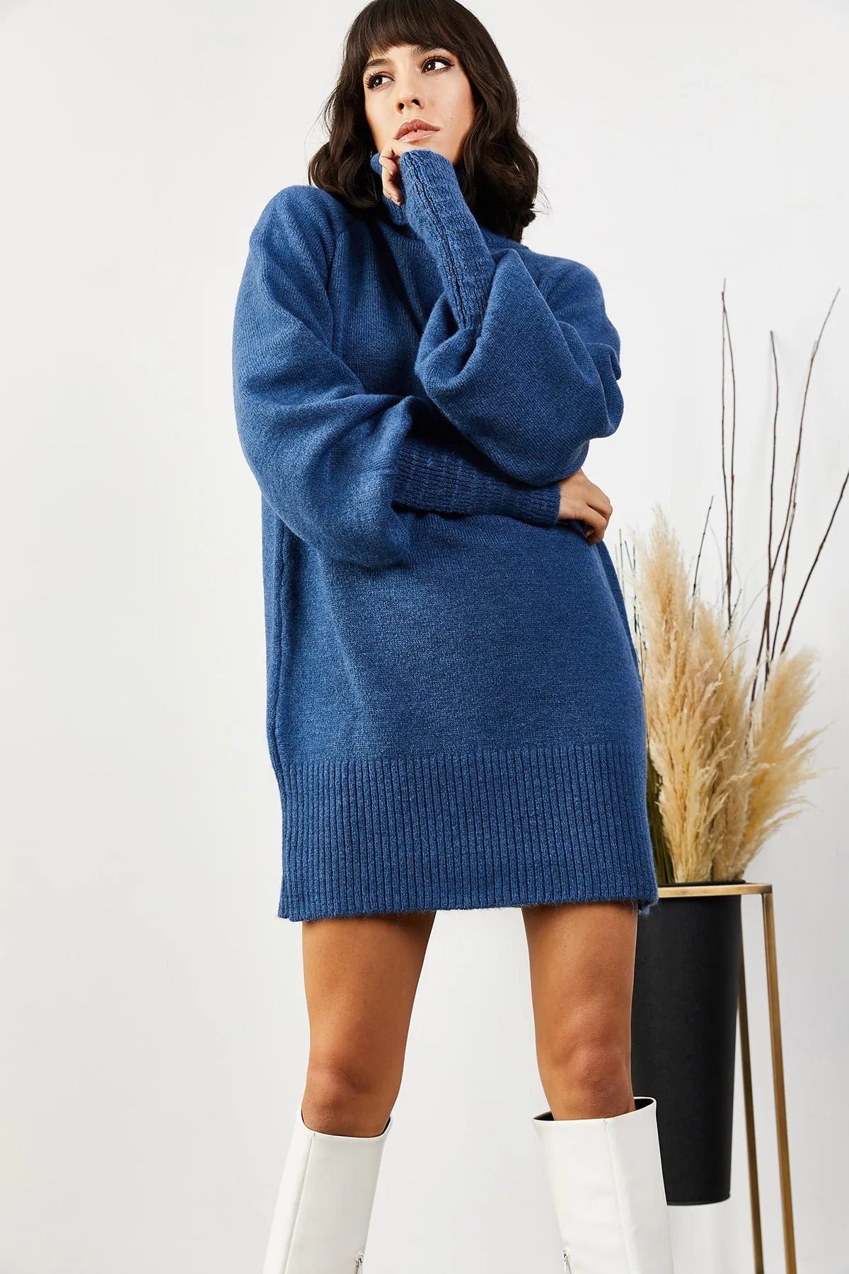 Olalook  Lockeres Strickkleid mit Rollkragen und Ballonärmeln für Damen in Indigo ELB-19000867