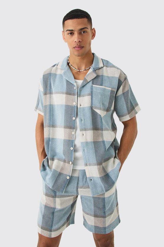 Strukturiertes kariertes Oversize Hemd und Shorts