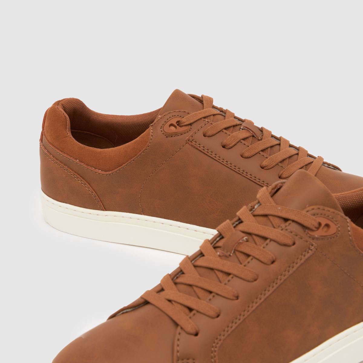 Schuh Winston fűzős edzőcipők barna színben