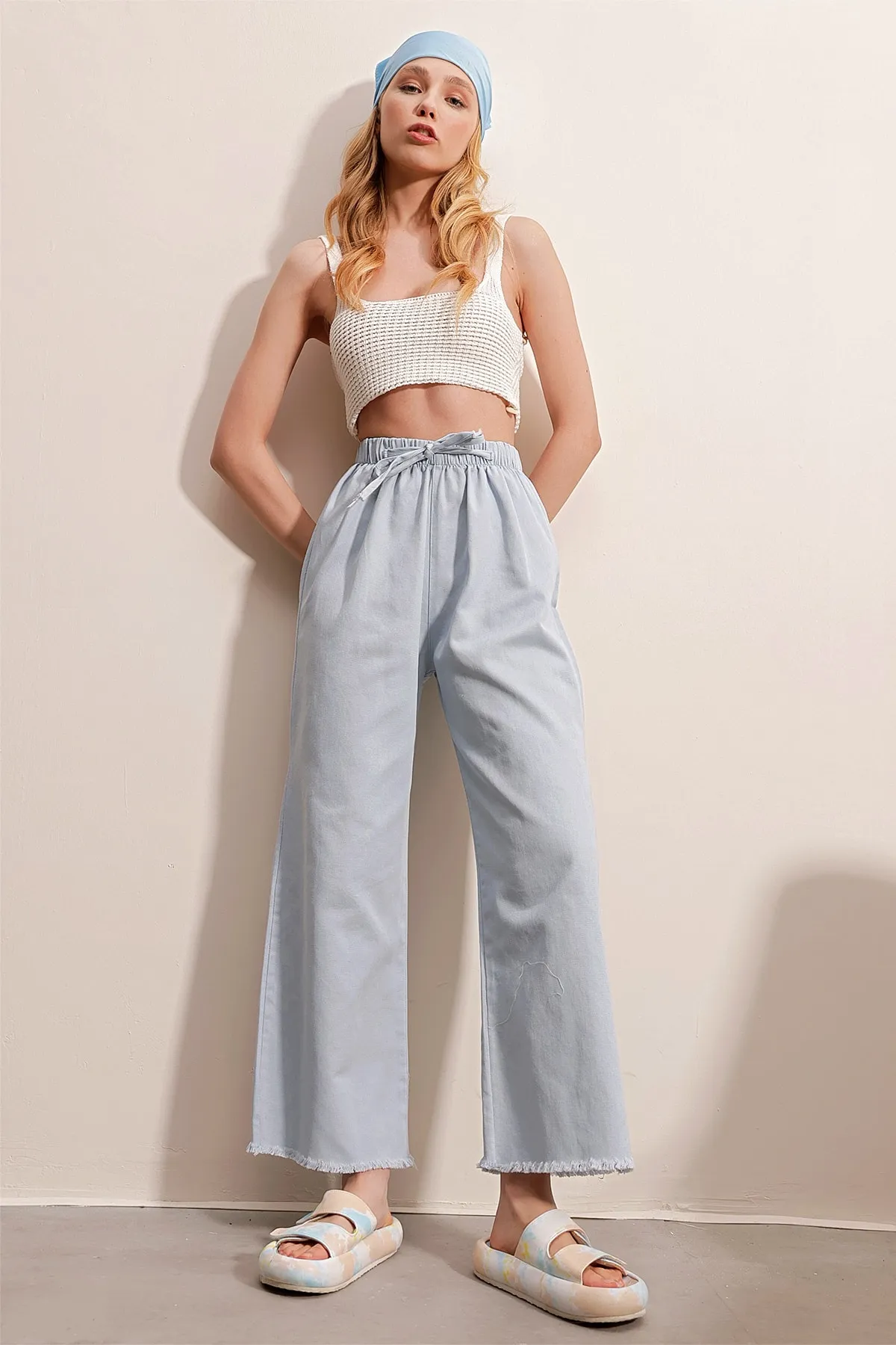 Trend Alaçatı Stili  Eisblaue Palazzo-Jeanshose mit hoher Taille und Quasten für Damen ALC-X8930