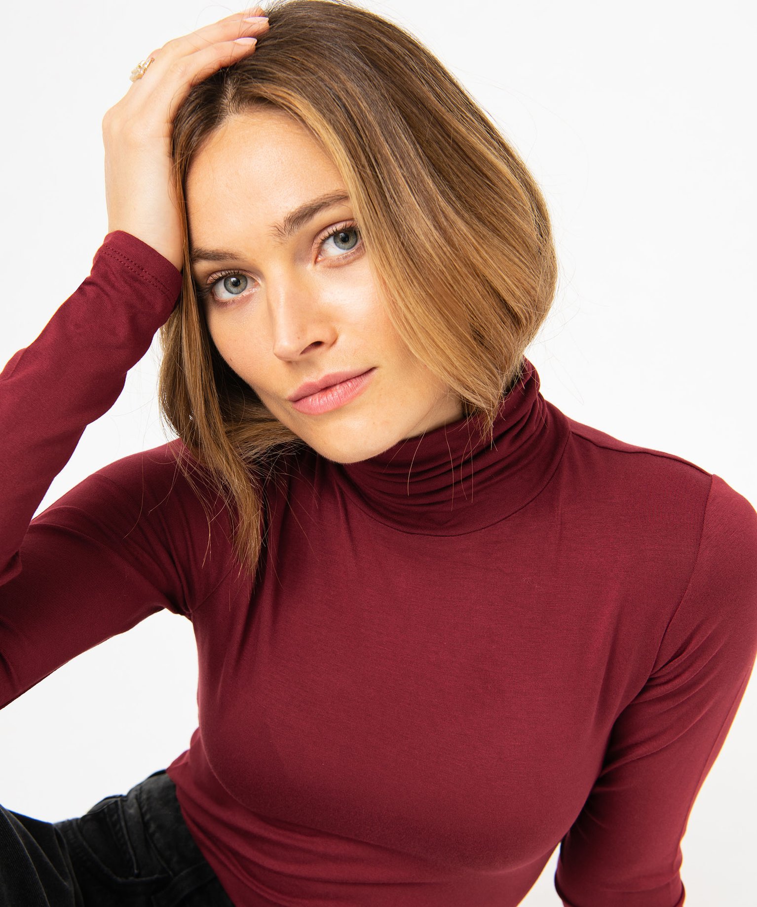 Tee-shirt femme uni avec col roulé et manches longues bordeaux | GEMO