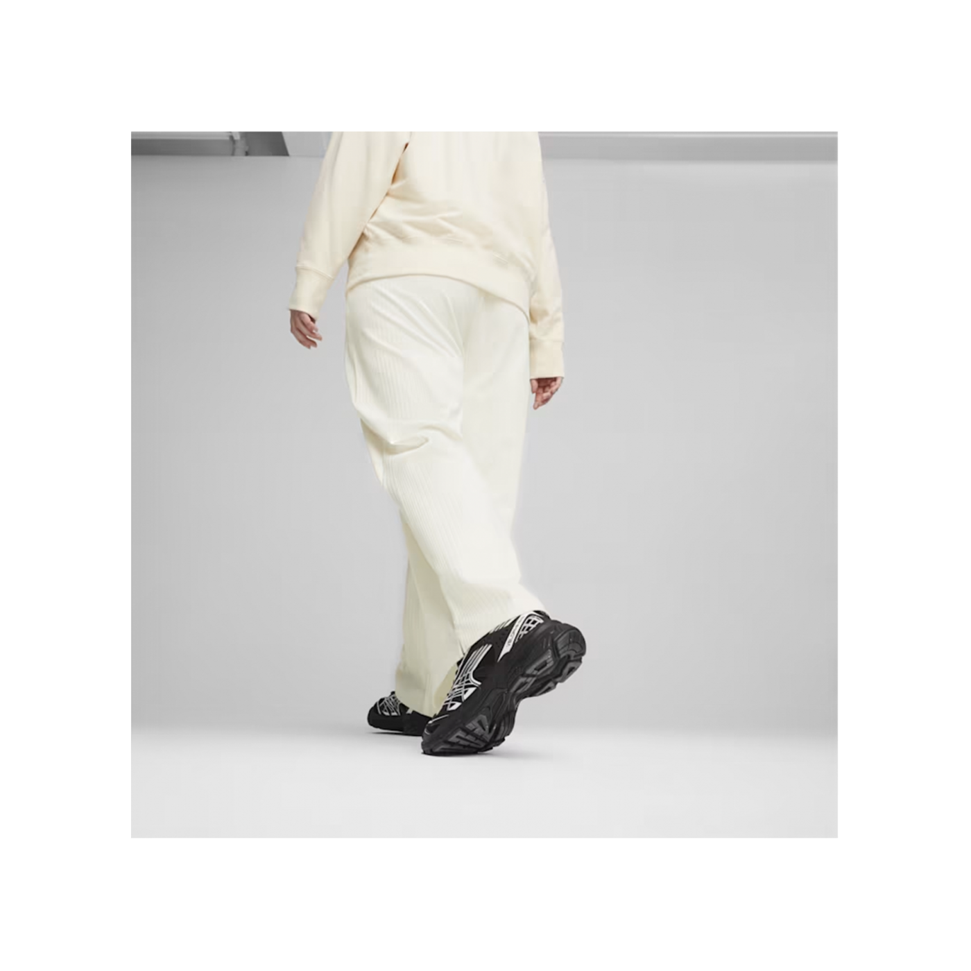PUMA Classics Ribbed Relaxed Jogginghose Damen F66
