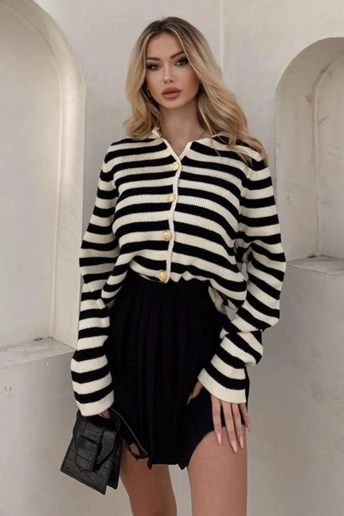 Madmext  Beige gestreifter Baumwoll-Cardigan mit Rundhalsausschnitt und goldenen Knöpfen Mg1605