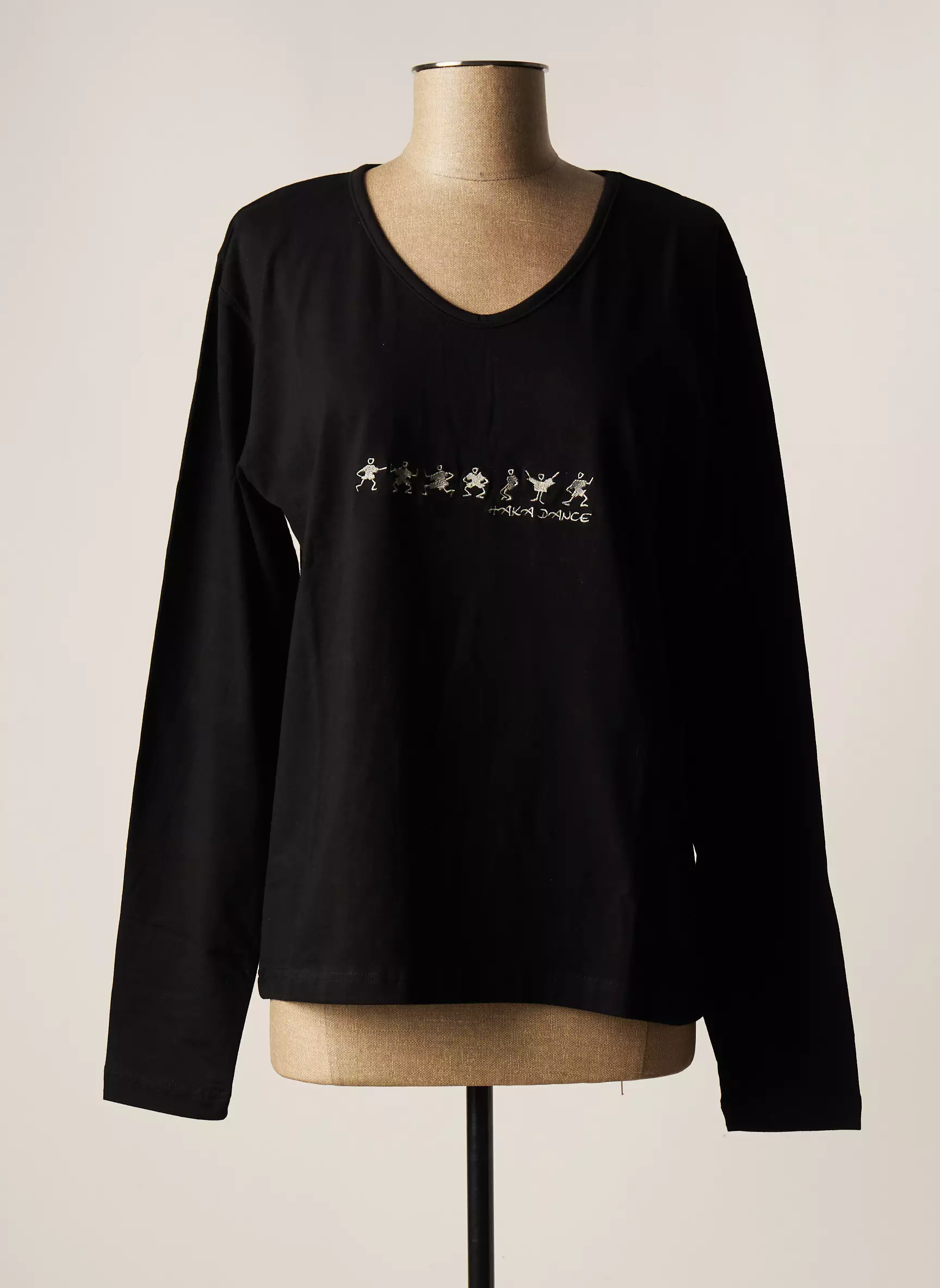 Haka Dance Tshirts Femme couleur noir