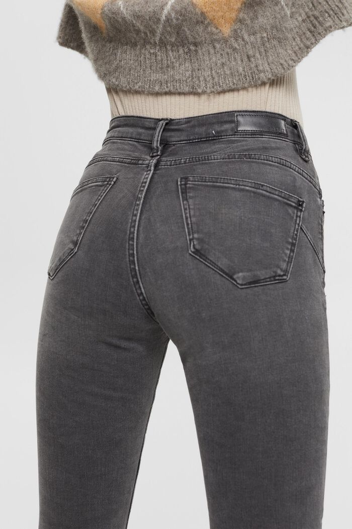 High-Rise-Jeans mit Shaping-Effekt