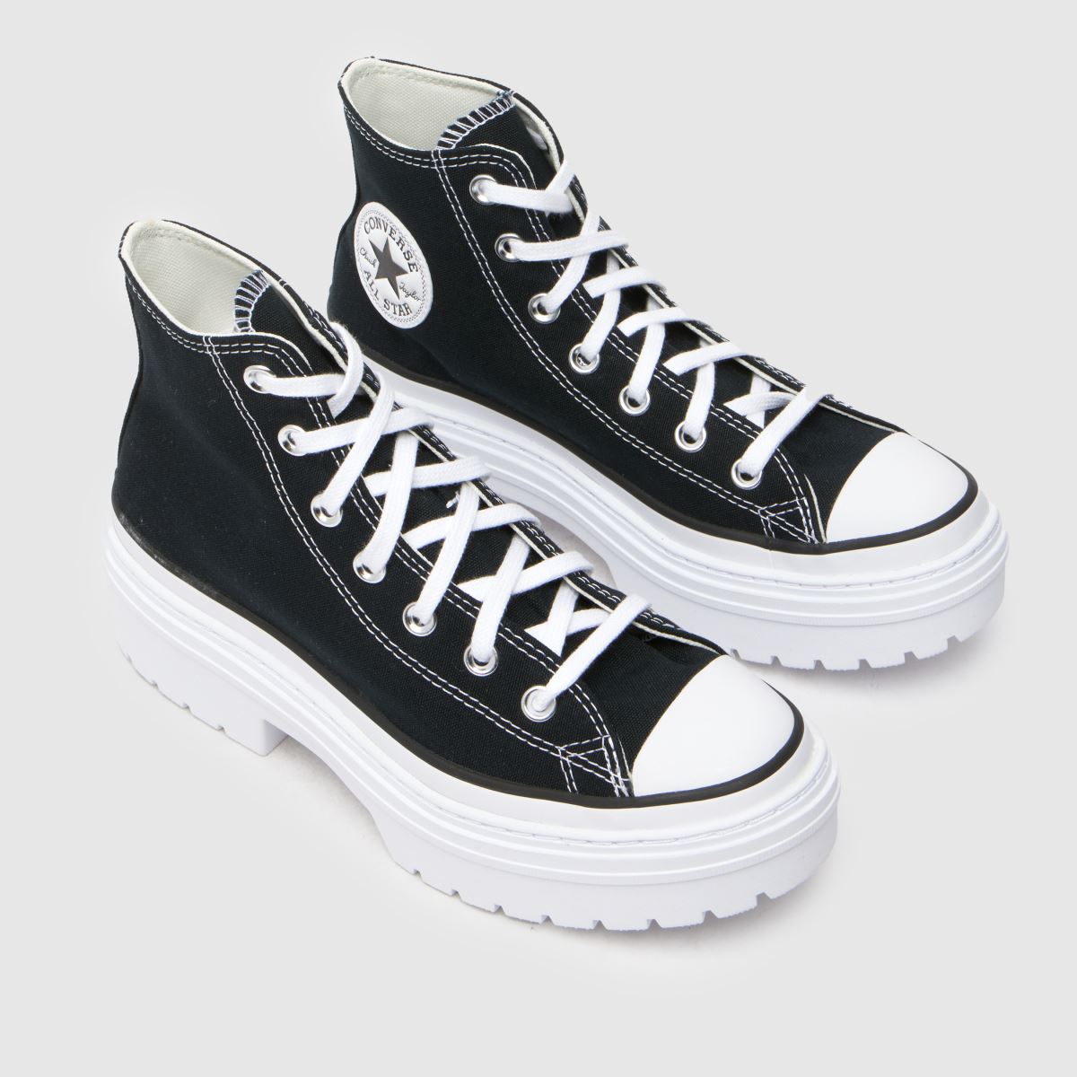 Converse All Star Lugged sarkú cipők fekete és fehér színben