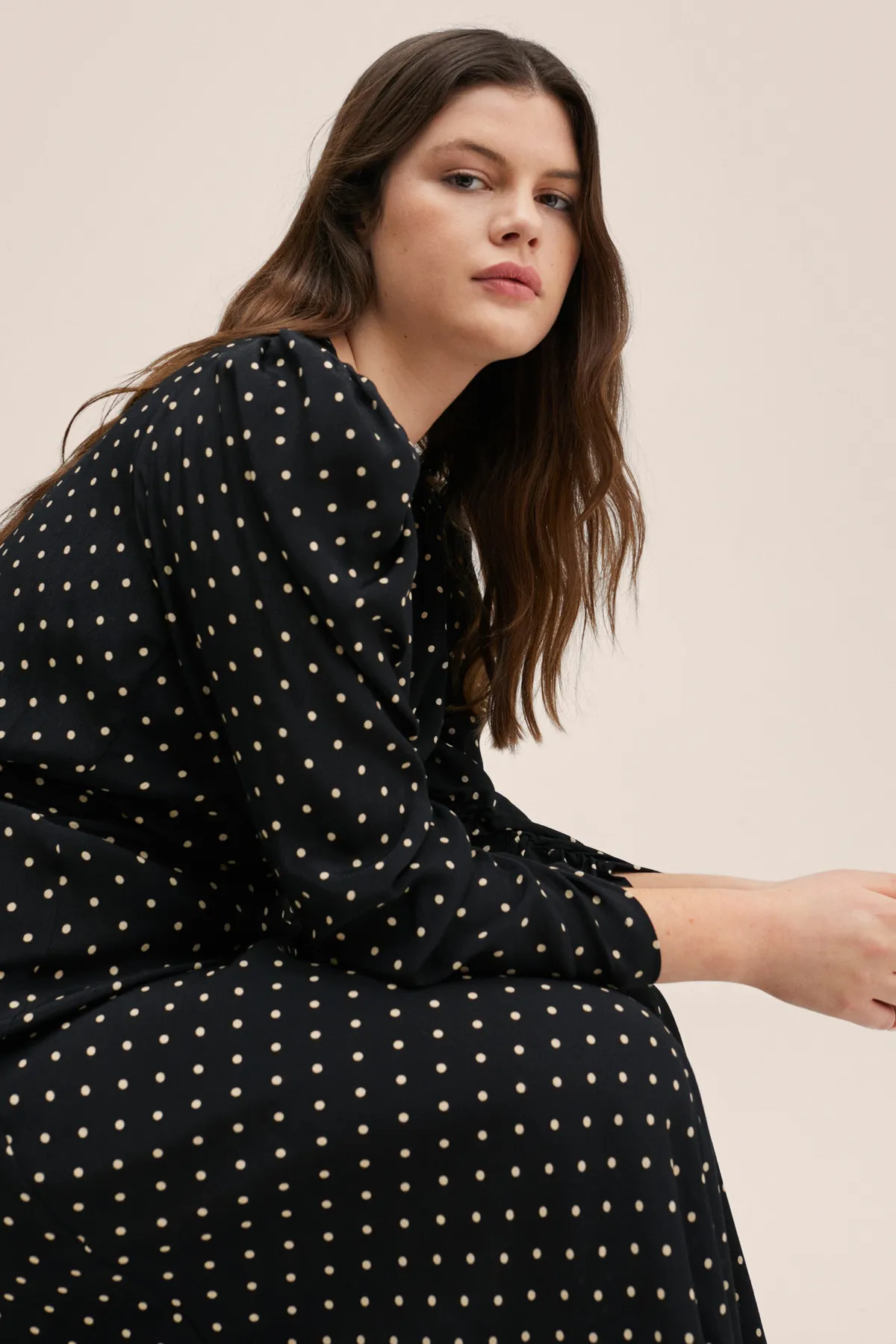 MANGO  27014014 Kleider und Overalls Schwarz