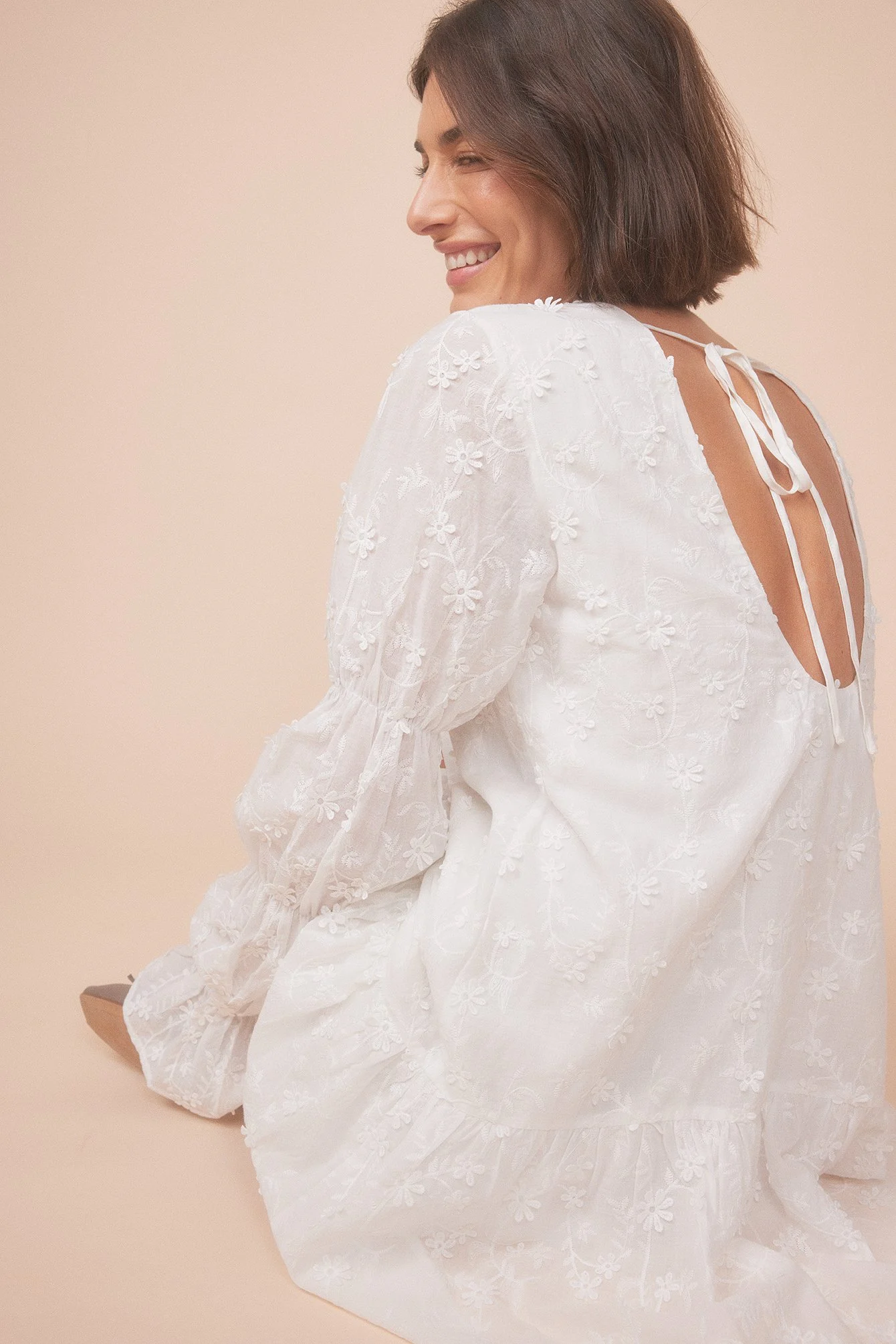 Kleid mit Detail am Ärmel
