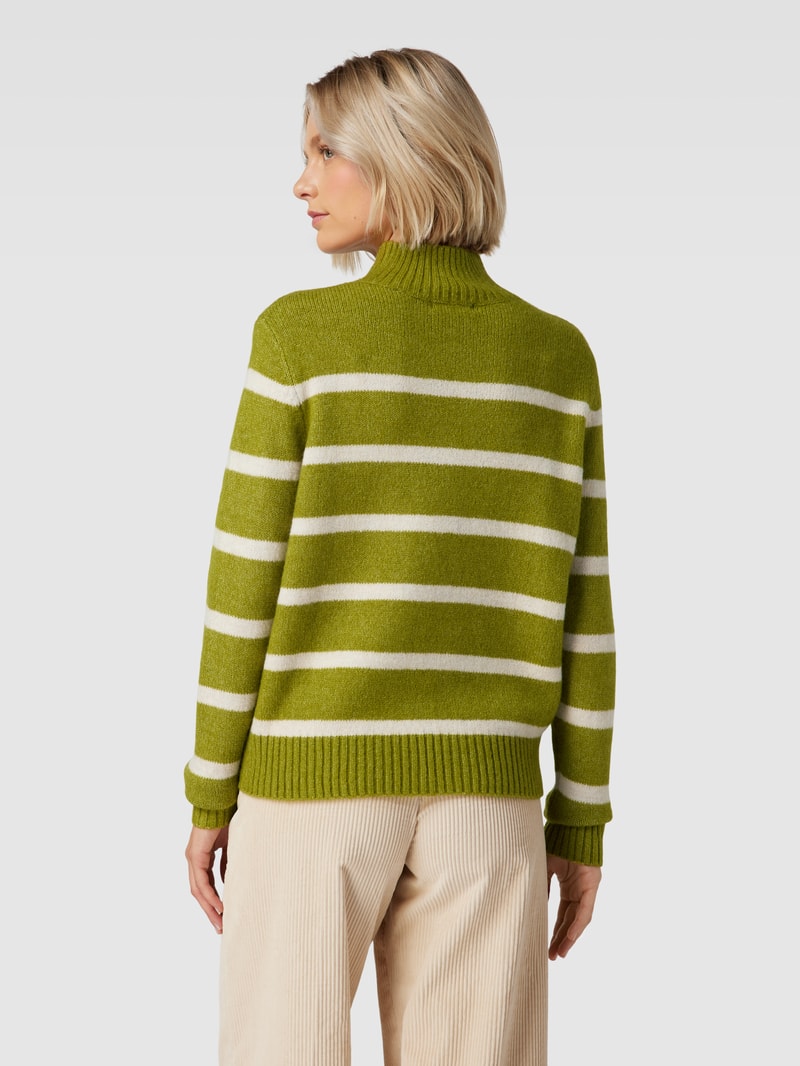 Strickpullover mit Stehkragen in grün