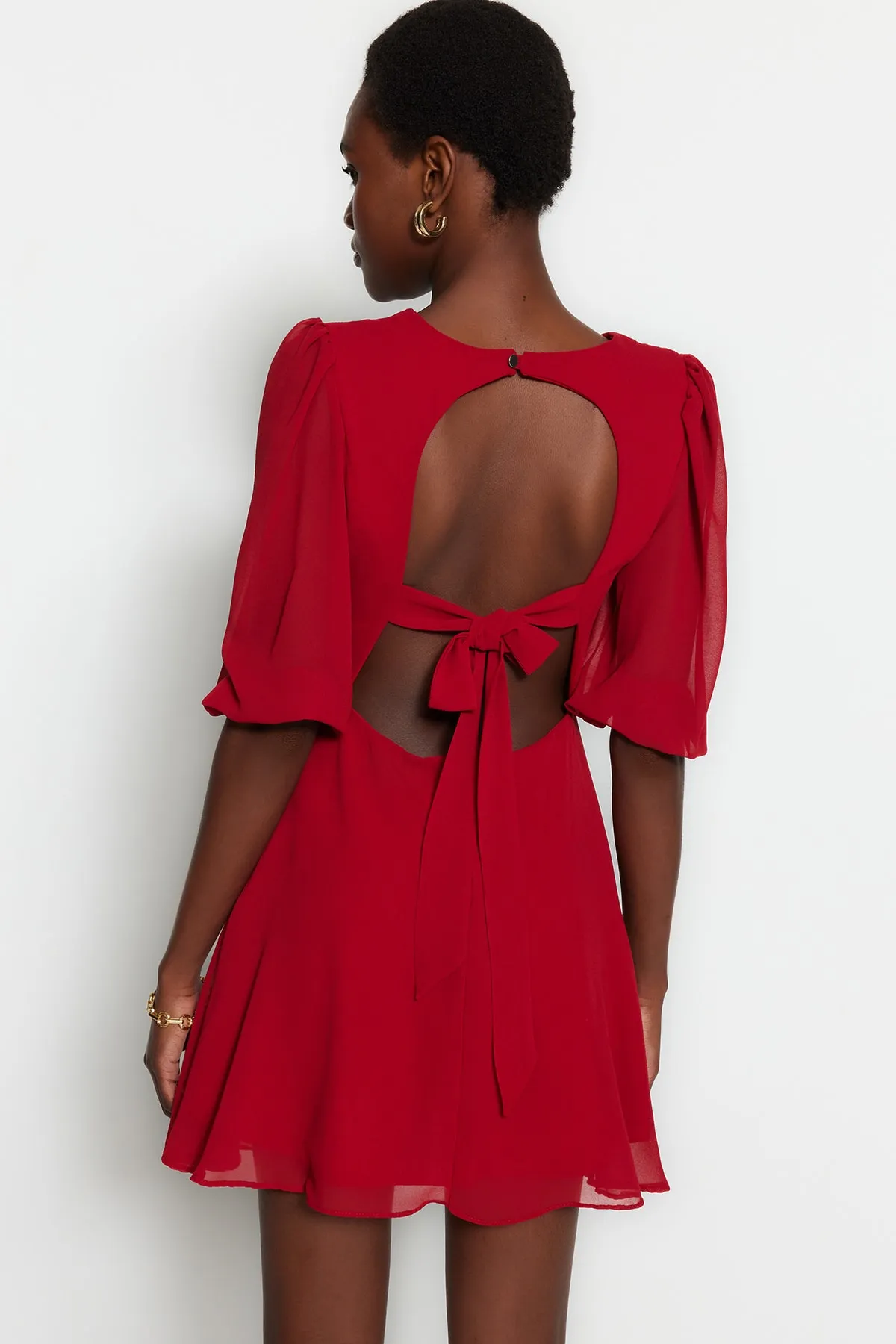 Trendyol Collection  Burgunderrotes gerade geschnittenes Mini-Kleid aus gewebter Baumwolle mit herzförmigem Kragen und gemustertem Webkleid TWOSS23EL00284