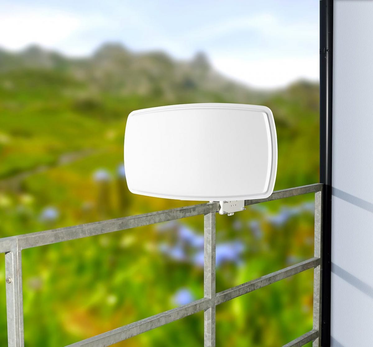 Pearl esoSAT Satelliten-Flachantenne
