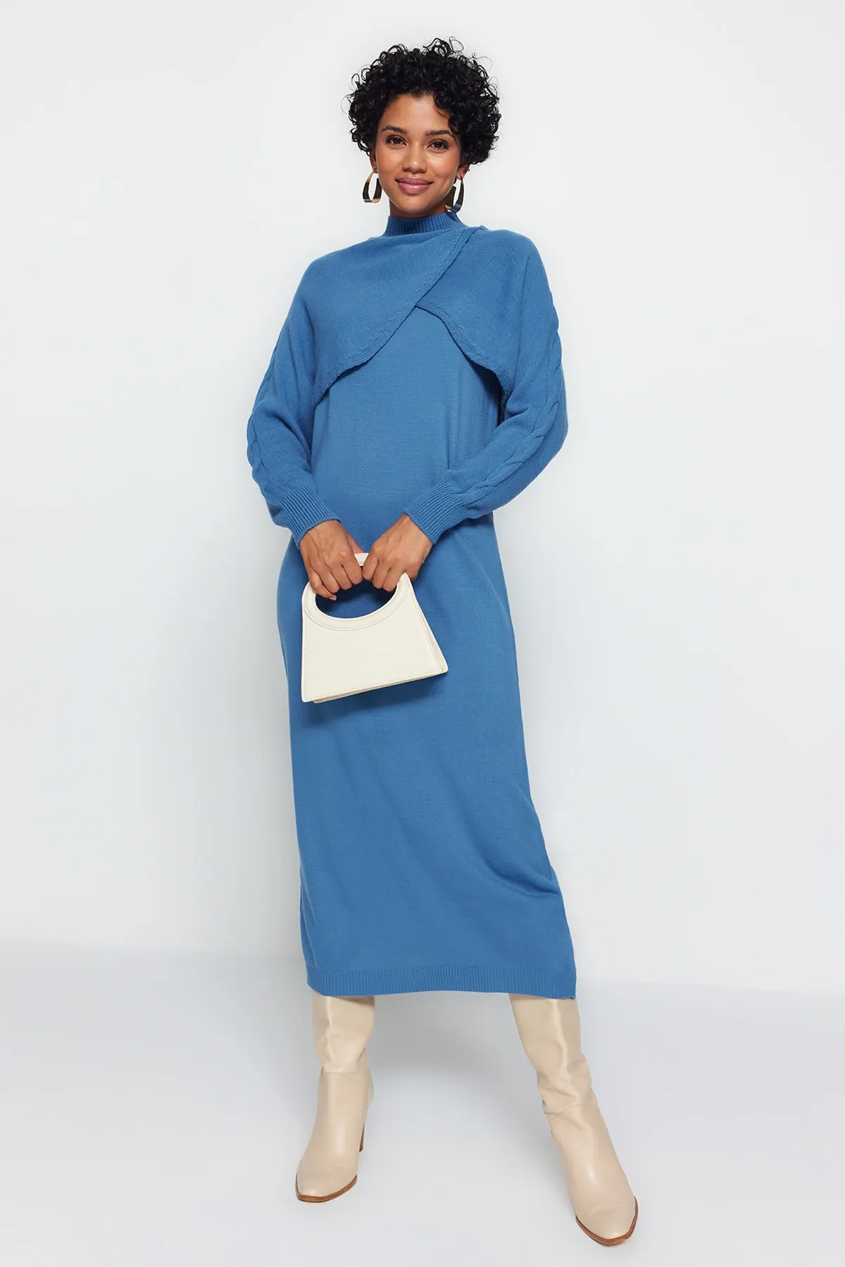 Trendyol Modest  Indigoblaues Set aus Oberteil und Unterteil aus Strick, Strickjacke und Kleid mit Bolero-Details TCTAW24US00038