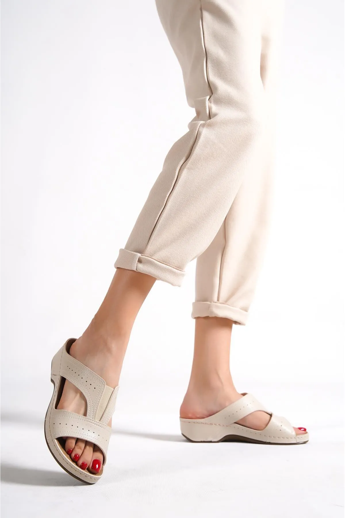 Capone Outfitters  Capone Z0426 Anatomische Komfort-Hausschuhe für Damen in Beige
