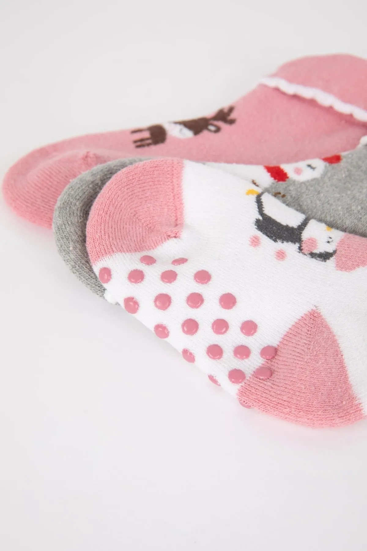 DeFacto  3-teiliges Set mit langen Baumwollsocken mit Weihnachtsmotiv und rutschfester Sohle für Babys und Mädchen Y7811a2ns