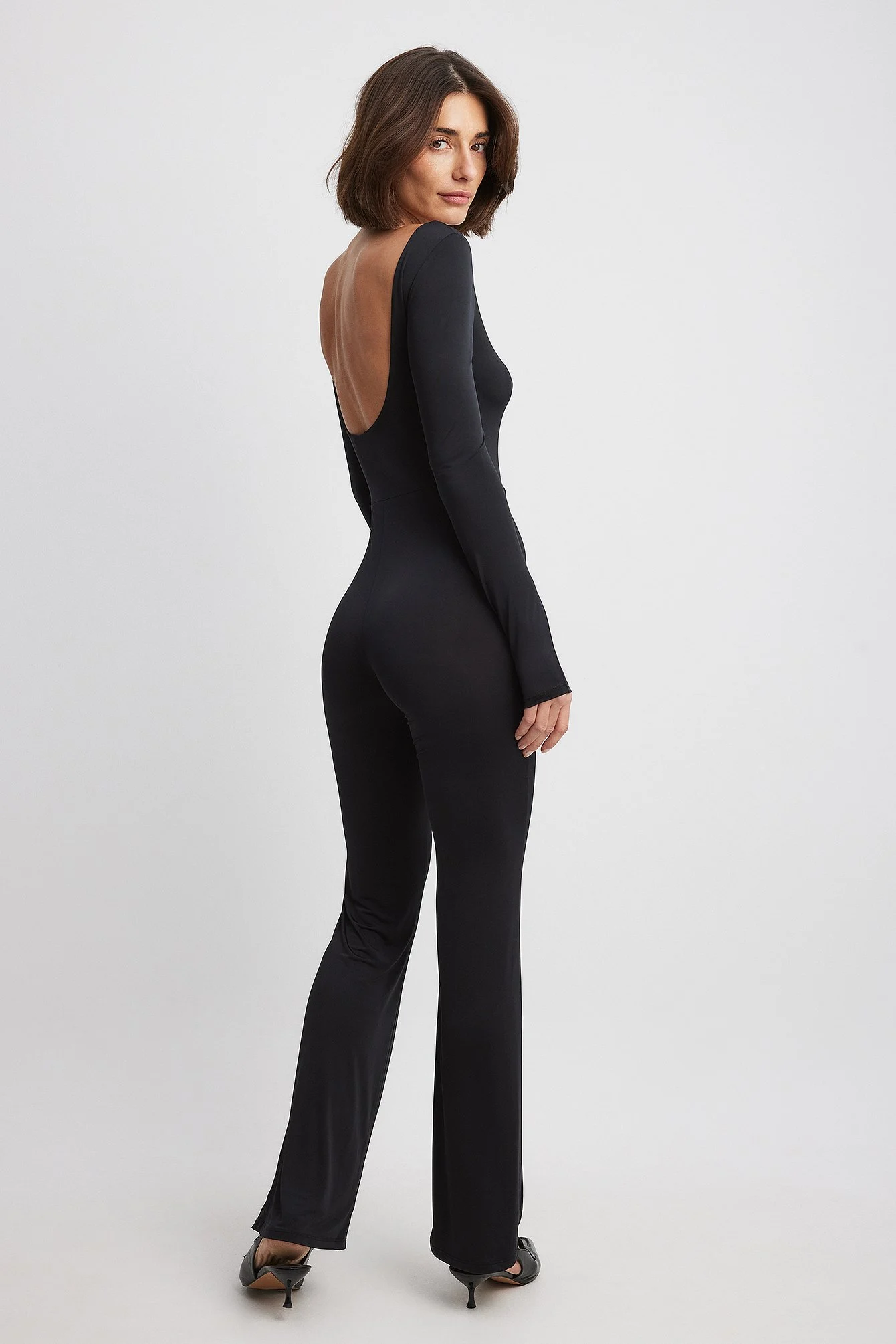 Jumpsuit mit tiefem Rücken