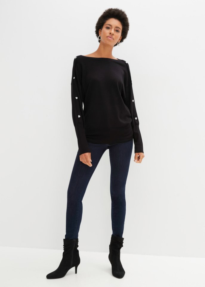 Pullover mit Herzknöpfen