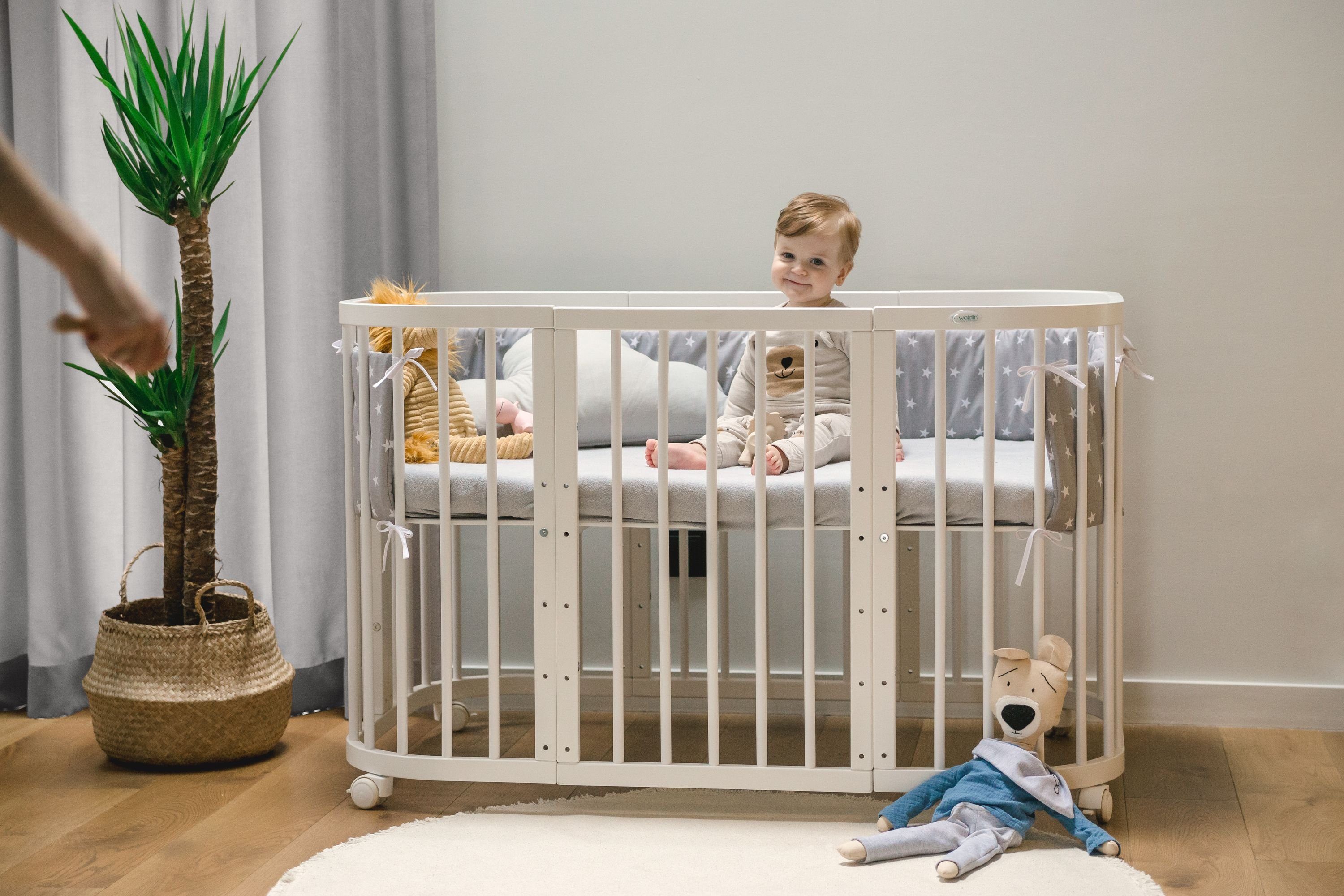 Waldin Beistellbett Mobiles Babybett aus Holz 7in1 mit Matratze, mitwachsend