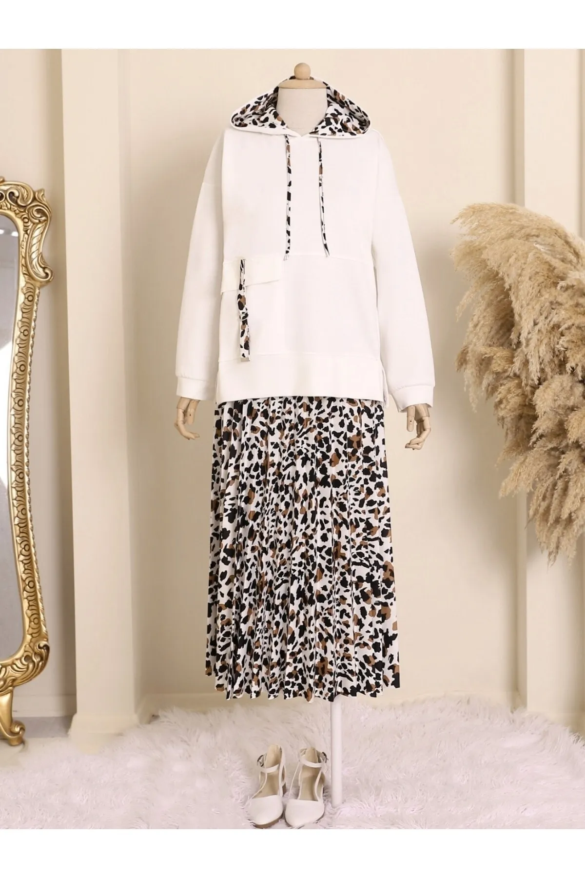 Modamorfo  Kapuzenset mit Leopardengarnitur