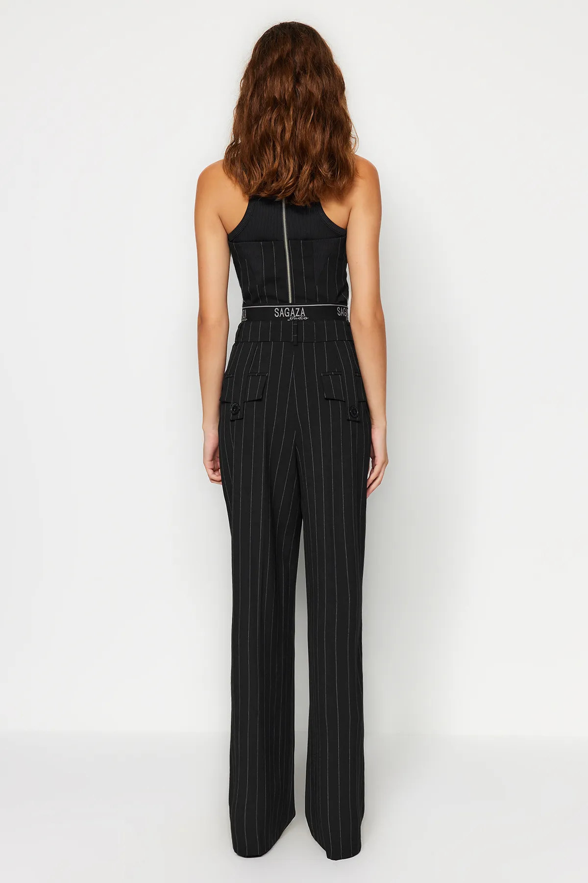 Trendyol Collection  X Sagaza Studio Schwarz gestreifte Gummi-Polyviscon-Hose mit detaillierten Details TCLAW24PL00000